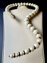 Load image into Gallery viewer, Snake Pearl Necklace
